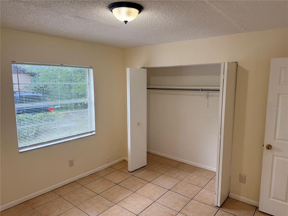 For Rent: $1,550 (2 beds, 1 baths, 884 Square Feet)