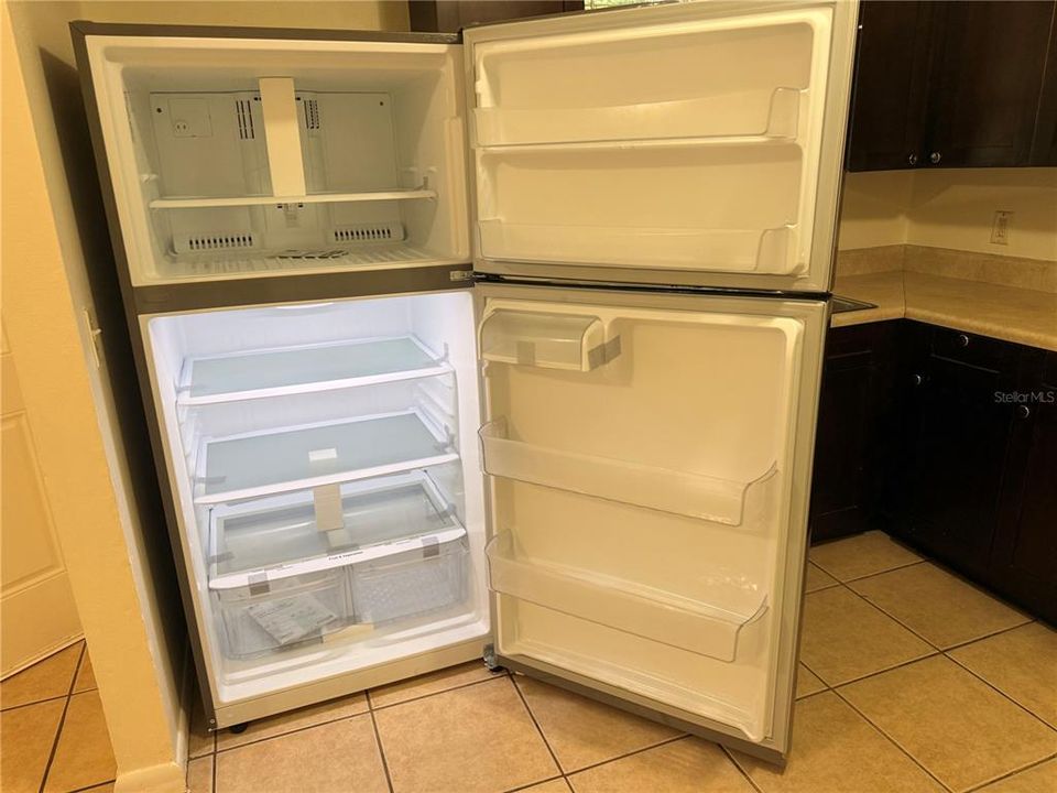 For Rent: $1,550 (2 beds, 1 baths, 884 Square Feet)
