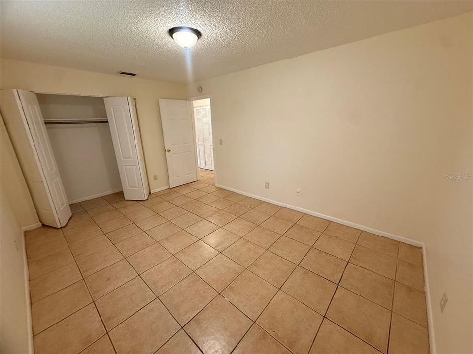 For Rent: $1,550 (2 beds, 1 baths, 884 Square Feet)