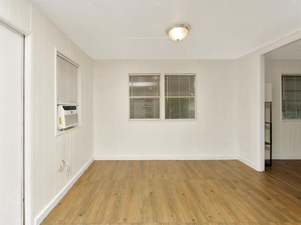 На продажу: $178,900 (3 спален, 2 ванн, 920 Квадратных фут)