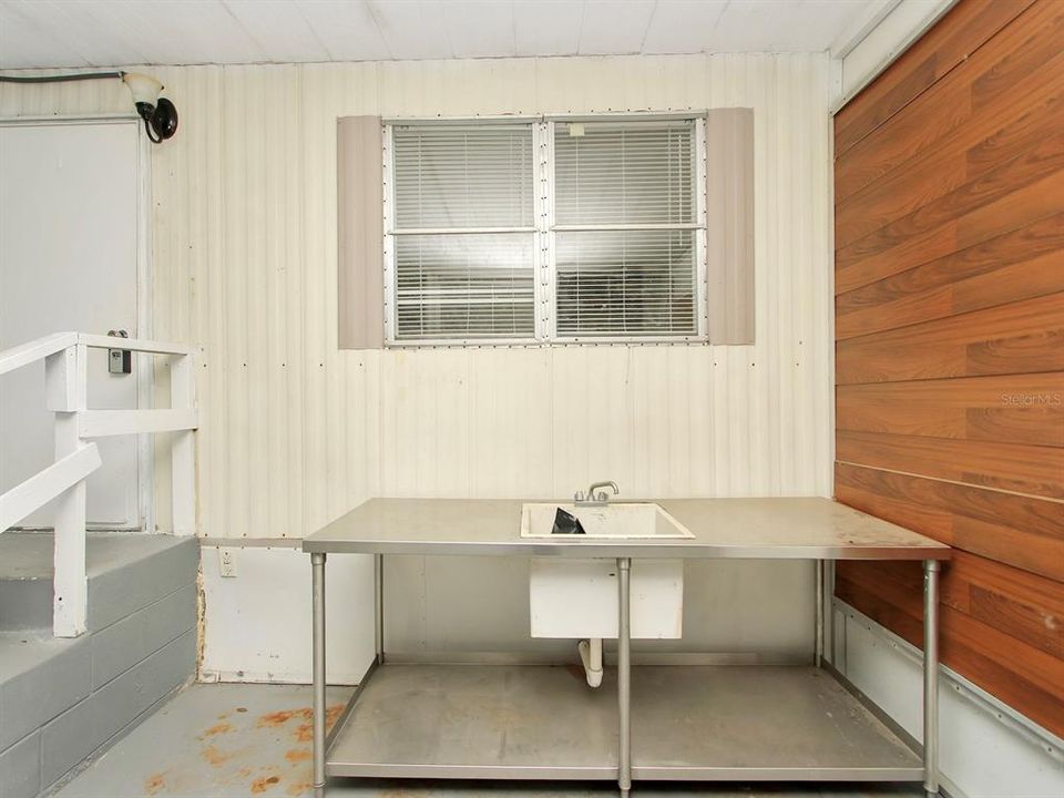 На продажу: $178,900 (3 спален, 2 ванн, 920 Квадратных фут)