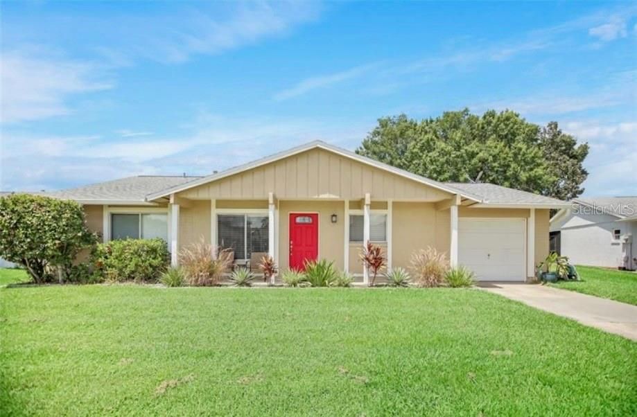 For Sale: $347,999 (2 beds, 2 baths, 1312 Square Feet)