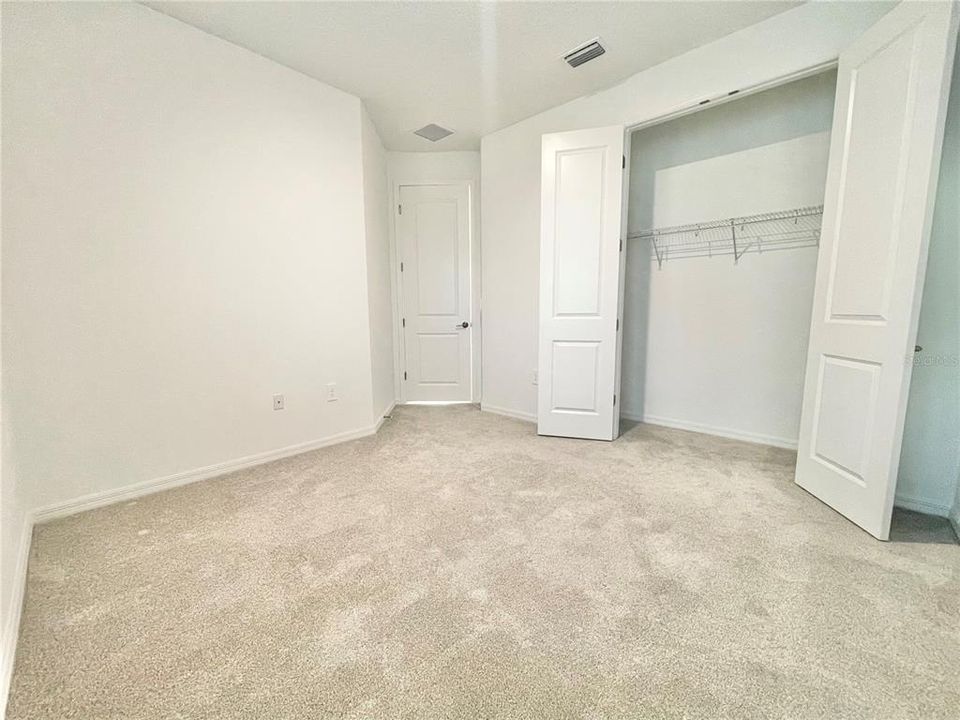 En Venta: $415,000 (4 camas, 3 baños, 2404 Pies cuadrados)