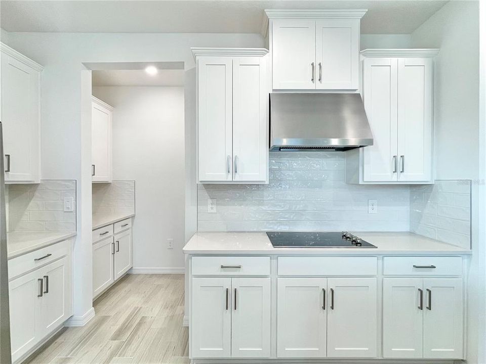 En Venta: $415,000 (4 camas, 3 baños, 2404 Pies cuadrados)