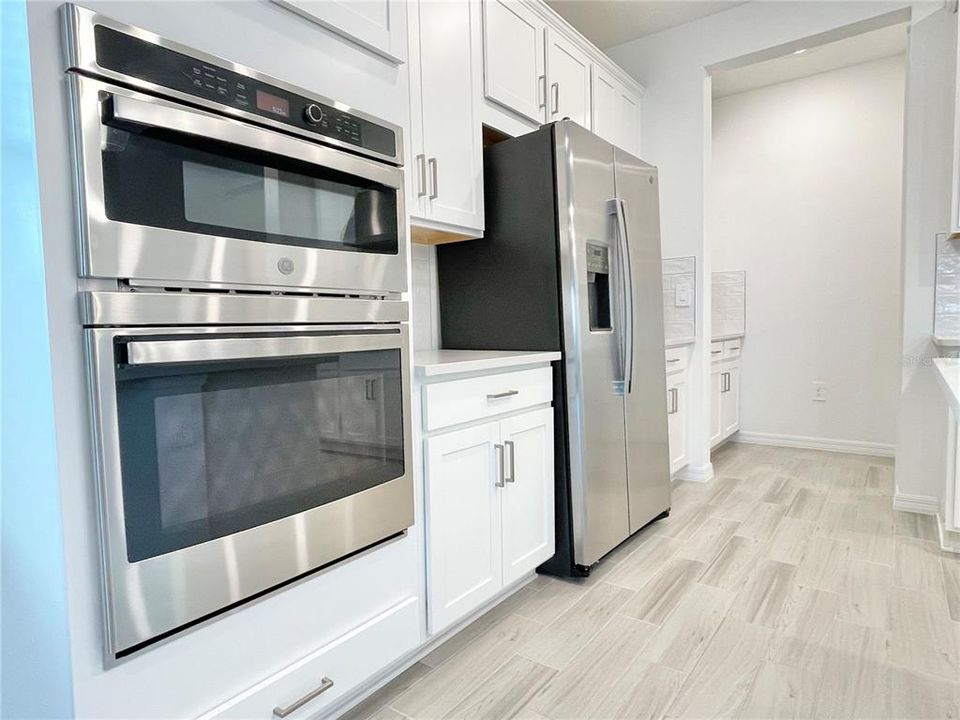 En Venta: $415,000 (4 camas, 3 baños, 2404 Pies cuadrados)