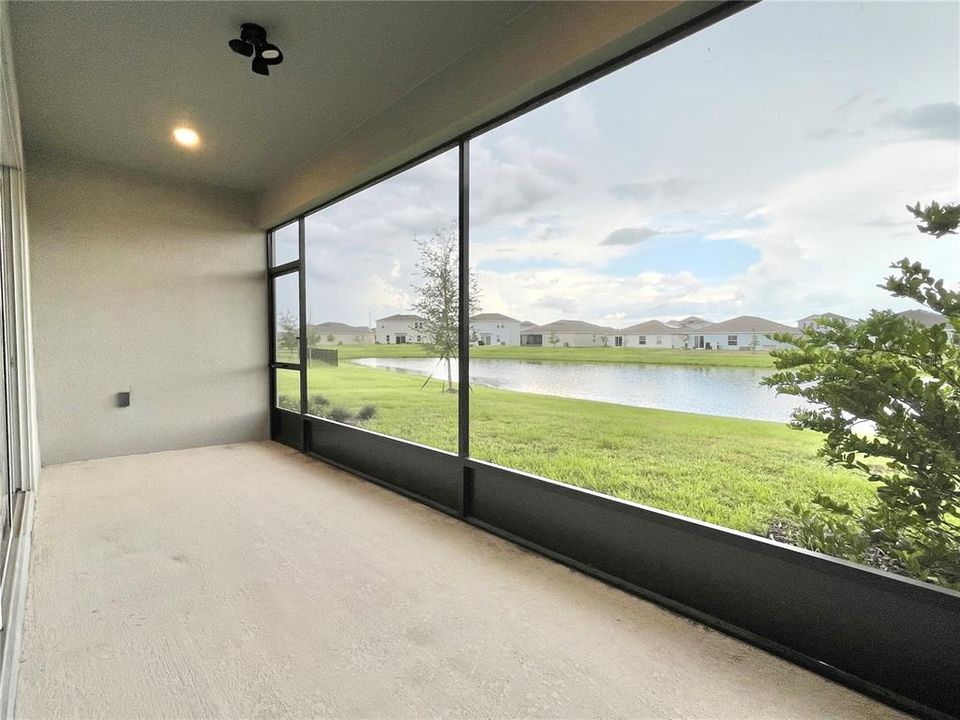 En Venta: $415,000 (4 camas, 3 baños, 2404 Pies cuadrados)