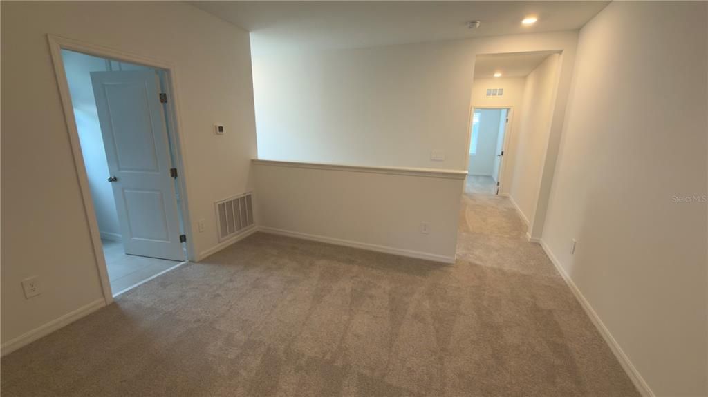For Rent: $2,200 (3 beds, 2 baths, 1807 Square Feet)
