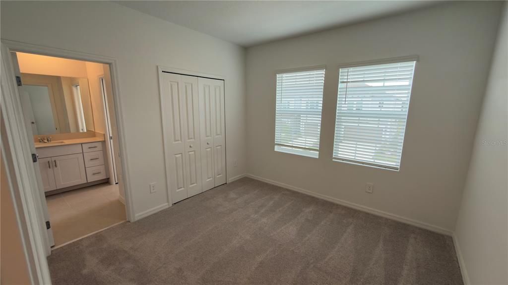 For Rent: $2,200 (3 beds, 2 baths, 1807 Square Feet)
