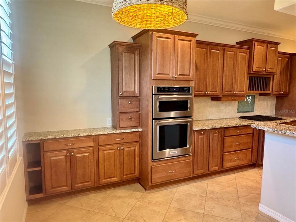 For Sale: $329,900 (3 beds, 2 baths, 1998 Square Feet)