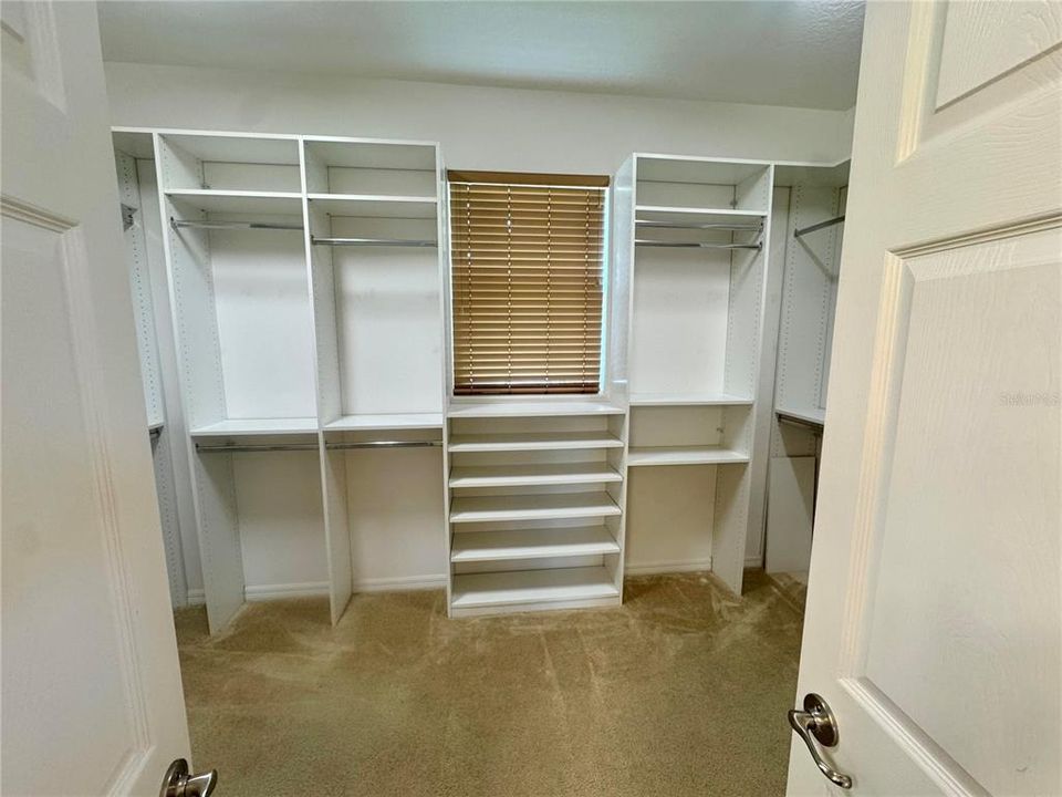 For Sale: $329,900 (3 beds, 2 baths, 1998 Square Feet)