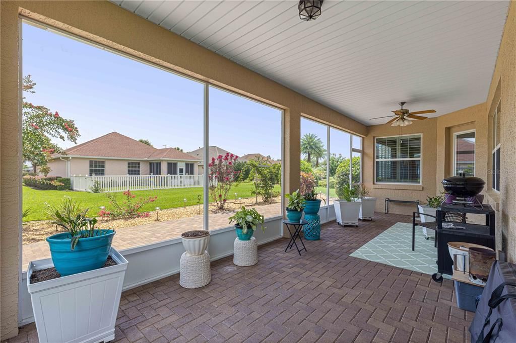 For Sale: $329,900 (3 beds, 2 baths, 1998 Square Feet)
