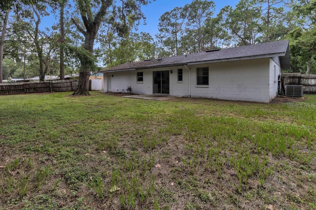 For Rent: $1,800 (3 beds, 2 baths, 1093 Square Feet)