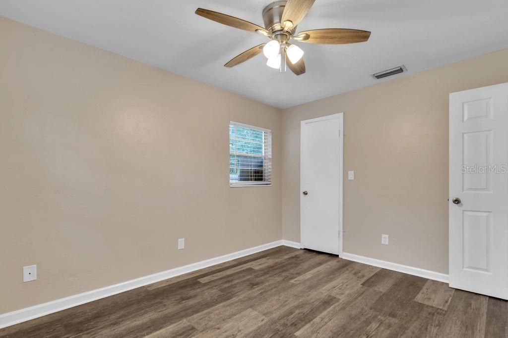 For Rent: $1,800 (3 beds, 2 baths, 1093 Square Feet)