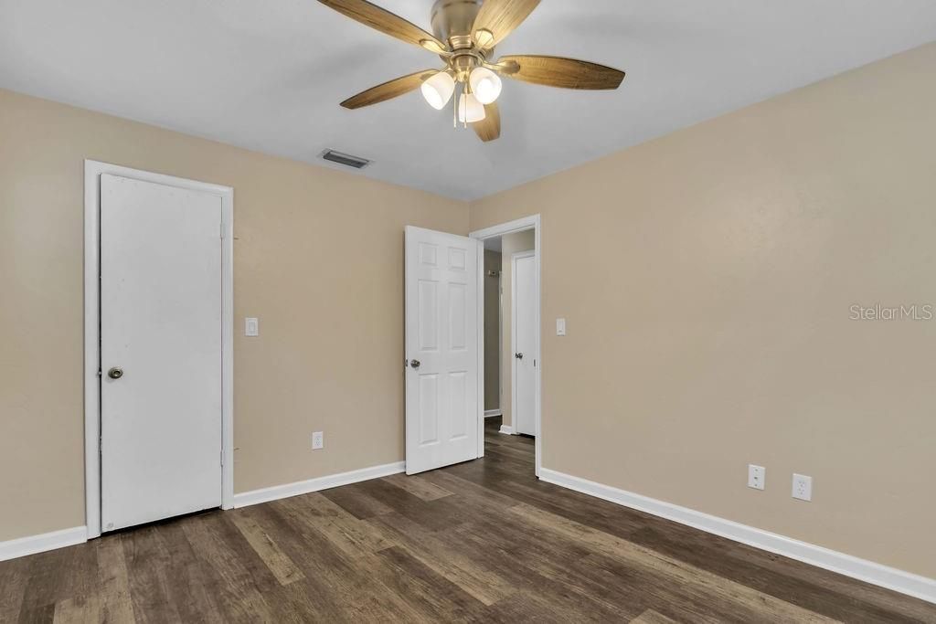 For Rent: $1,800 (3 beds, 2 baths, 1093 Square Feet)