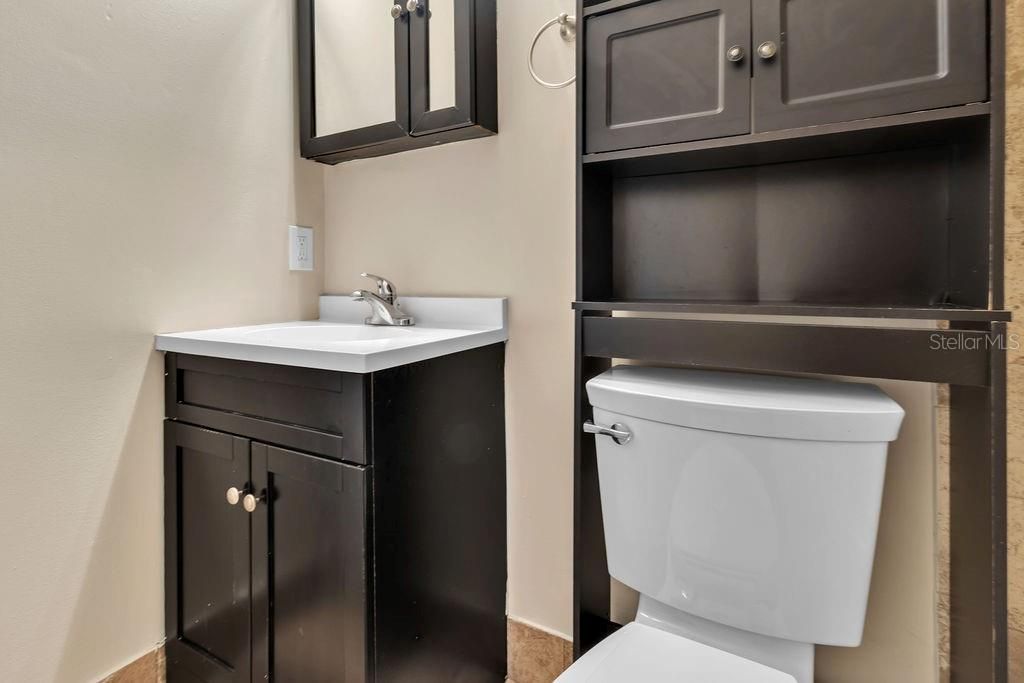 For Rent: $1,800 (3 beds, 2 baths, 1093 Square Feet)