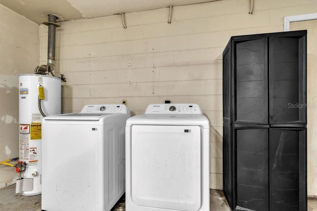 For Rent: $1,800 (3 beds, 2 baths, 1093 Square Feet)