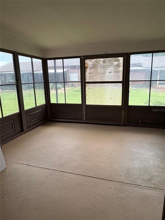 For Sale: $149,000 (2 beds, 1 baths, 794 Square Feet)