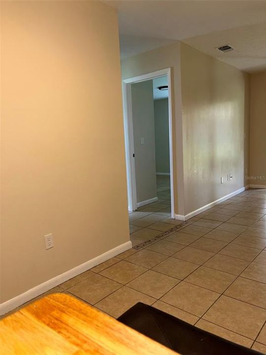 For Sale: $149,000 (2 beds, 1 baths, 794 Square Feet)