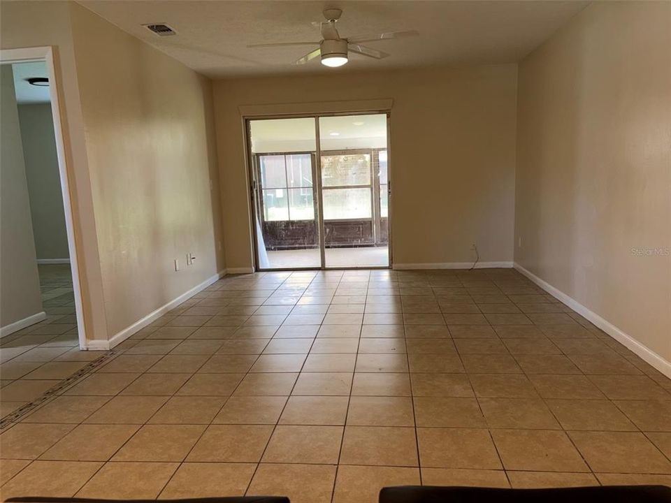 For Sale: $149,000 (2 beds, 1 baths, 794 Square Feet)