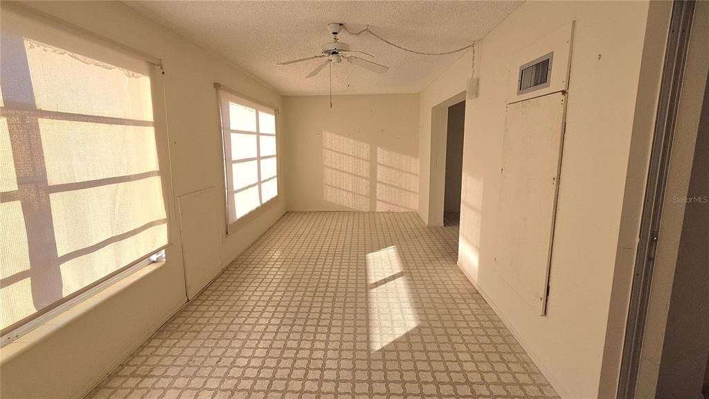 For Sale: $119,900 (2 beds, 2 baths, 1400 Square Feet)