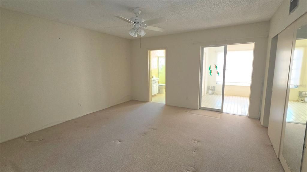 For Sale: $119,900 (2 beds, 2 baths, 1400 Square Feet)