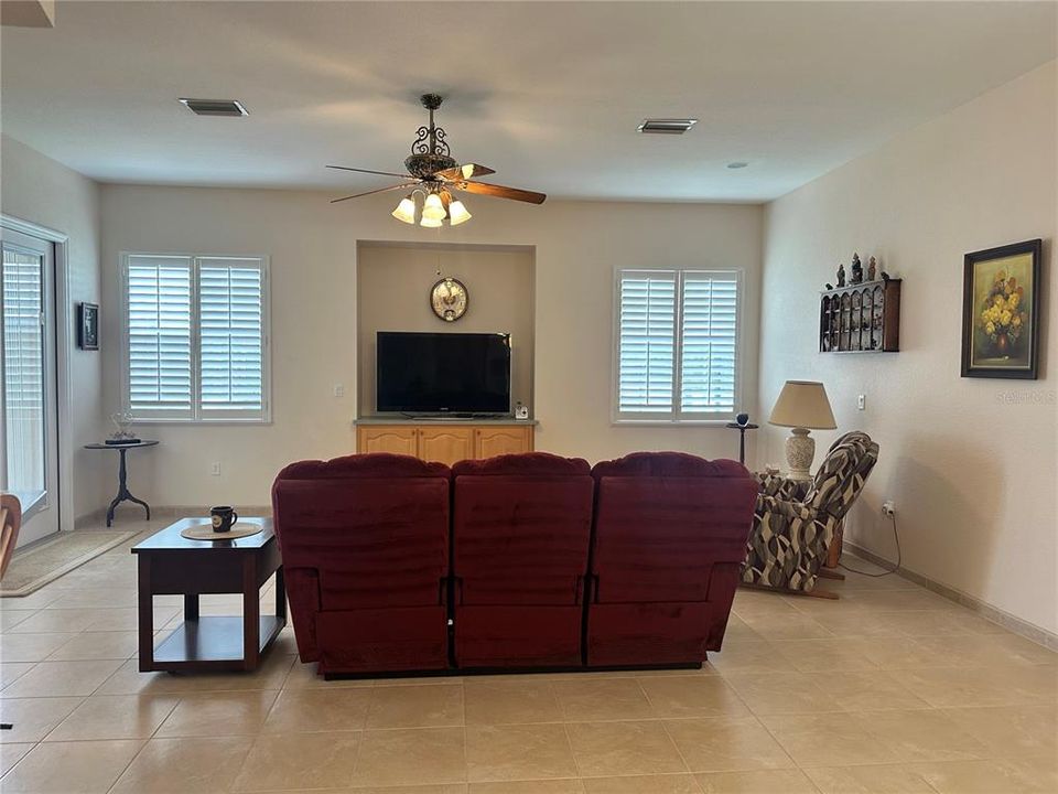 For Sale: $438,670 (3 beds, 2 baths, 2301 Square Feet)