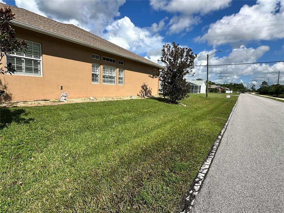 For Sale: $438,670 (3 beds, 2 baths, 2301 Square Feet)