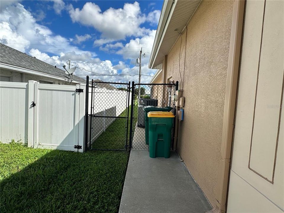 For Sale: $438,670 (3 beds, 2 baths, 2301 Square Feet)