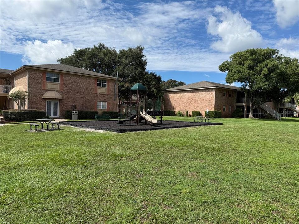 For Sale: $215,000 (3 beds, 2 baths, 1612 Square Feet)