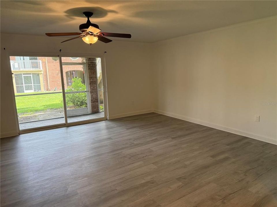 For Sale: $215,000 (3 beds, 2 baths, 1612 Square Feet)