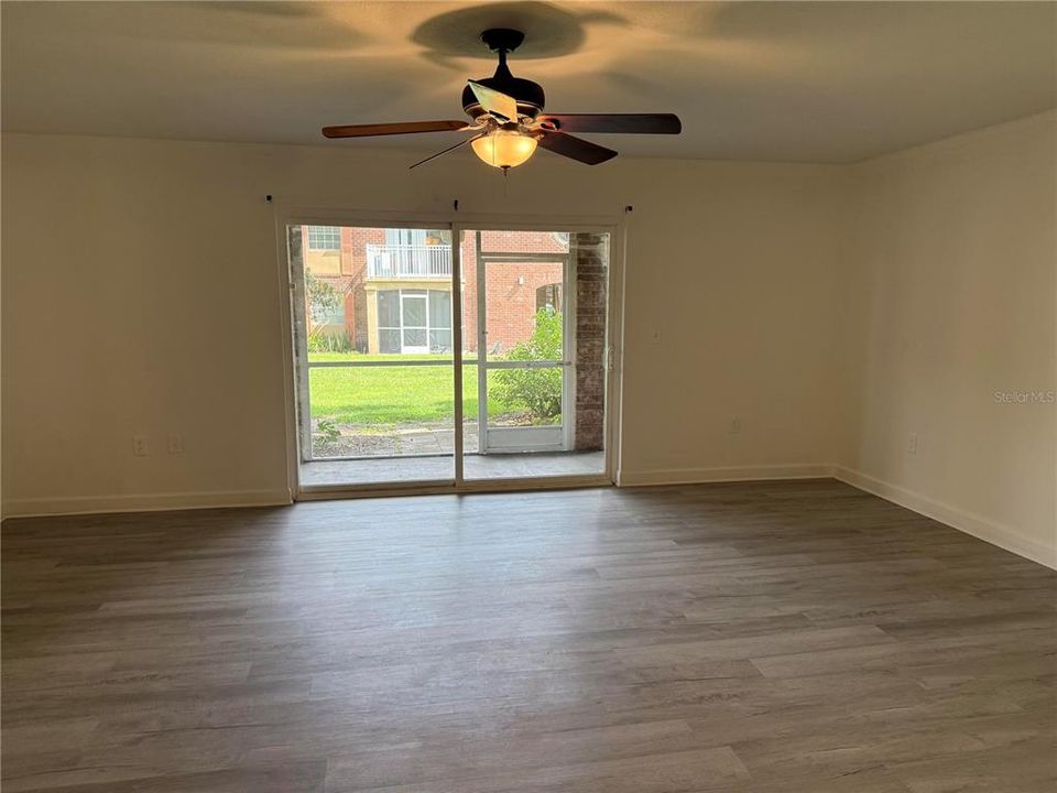 For Sale: $215,000 (3 beds, 2 baths, 1612 Square Feet)
