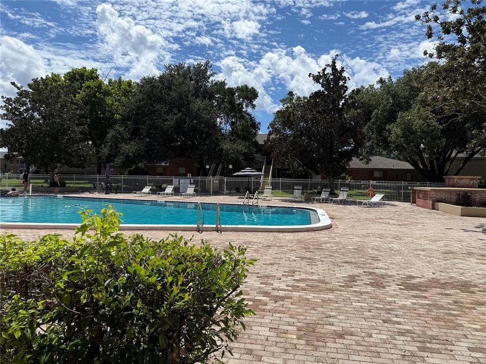 For Sale: $215,000 (3 beds, 2 baths, 1612 Square Feet)