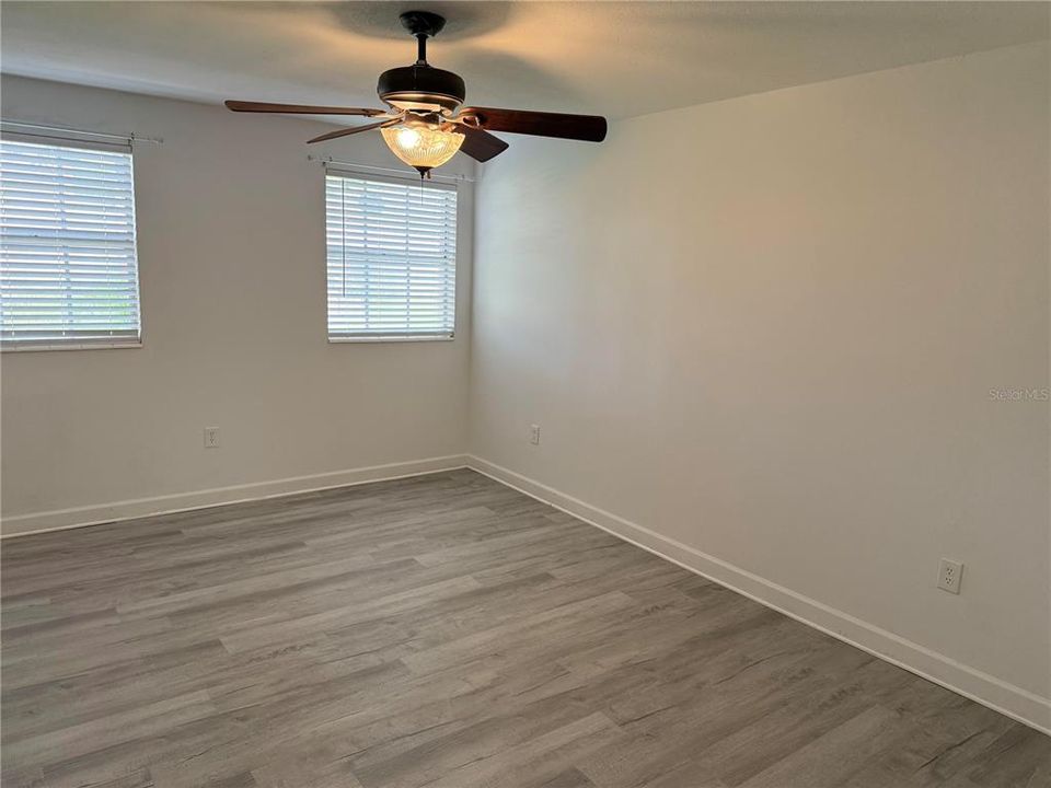 For Sale: $215,000 (3 beds, 2 baths, 1612 Square Feet)