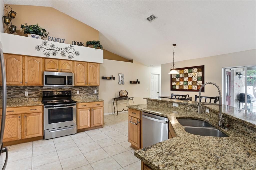 For Sale: $410,000 (4 beds, 2 baths, 2044 Square Feet)