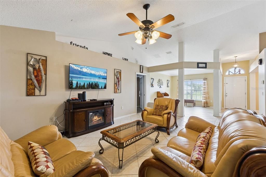 For Sale: $410,000 (4 beds, 2 baths, 2044 Square Feet)