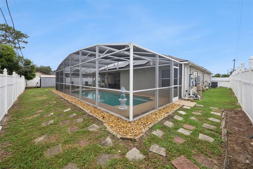 For Sale: $410,000 (4 beds, 2 baths, 2044 Square Feet)