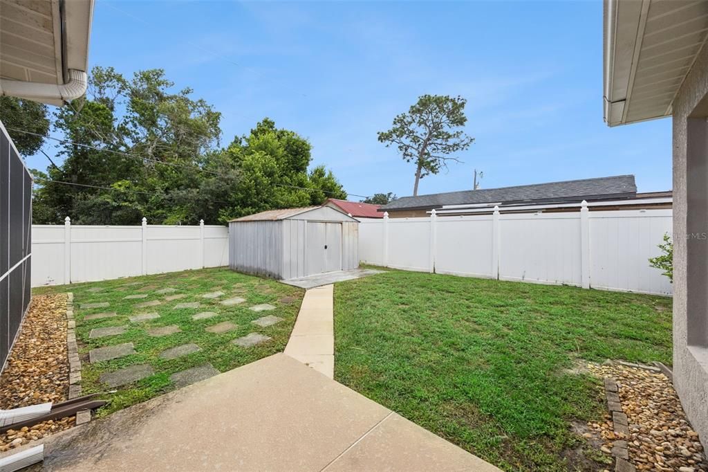 For Sale: $410,000 (4 beds, 2 baths, 2044 Square Feet)