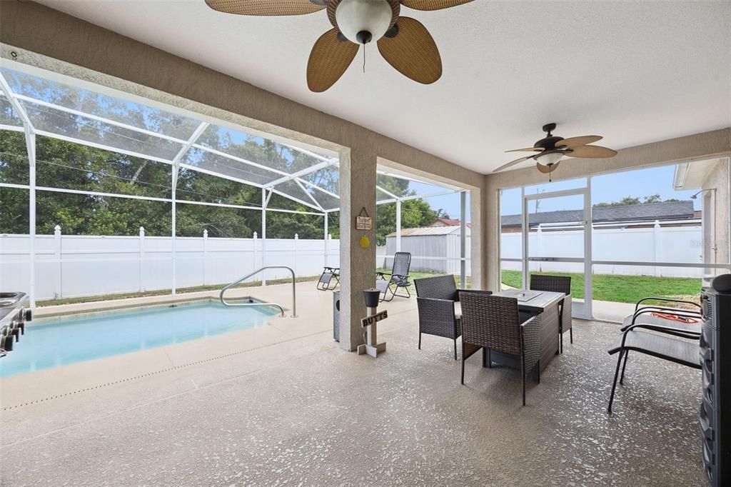For Sale: $410,000 (4 beds, 2 baths, 2044 Square Feet)