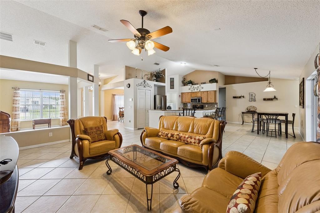 For Sale: $410,000 (4 beds, 2 baths, 2044 Square Feet)