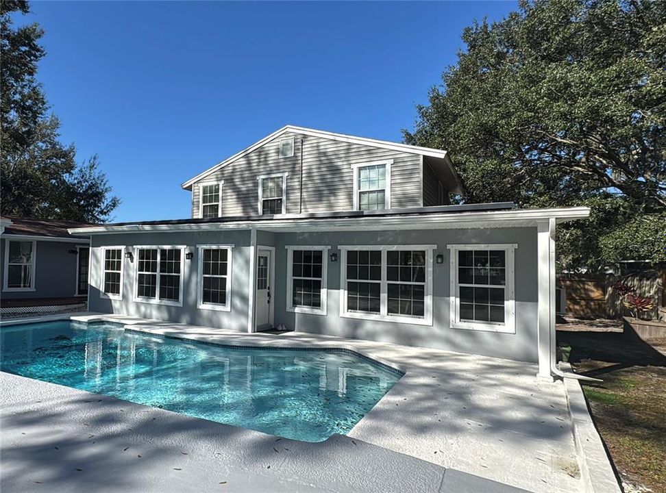 For Rent: $3,200 (4 beds, 2 baths, 2569 Square Feet)
