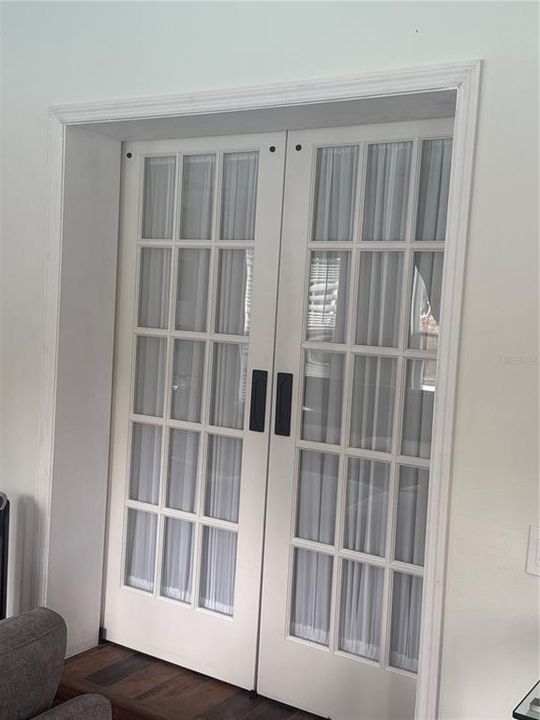 For Rent: $3,200 (4 beds, 2 baths, 2569 Square Feet)