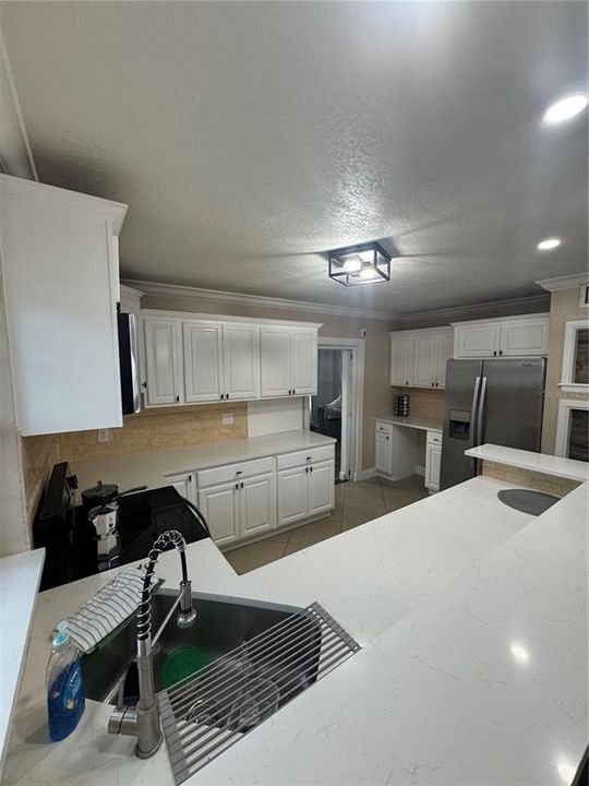 For Rent: $3,200 (4 beds, 2 baths, 2569 Square Feet)