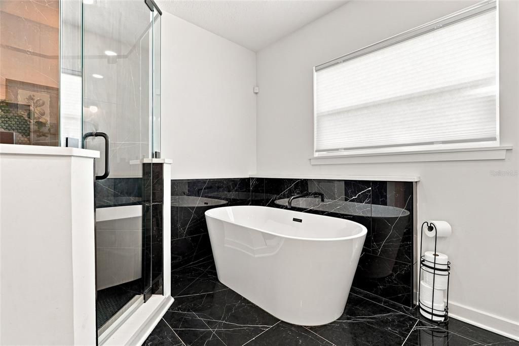 Active With Contract: $525,000 (2 beds, 1 baths, 1280 Square Feet)