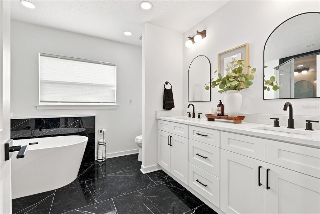 Active With Contract: $525,000 (2 beds, 1 baths, 1280 Square Feet)