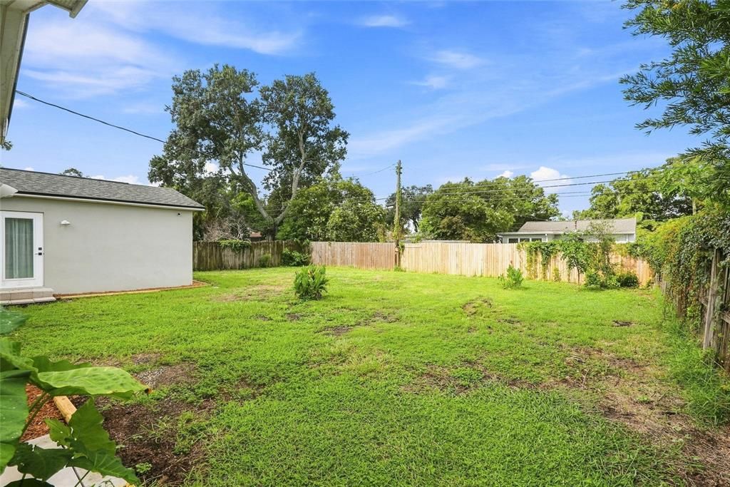 Active With Contract: $525,000 (2 beds, 1 baths, 1280 Square Feet)