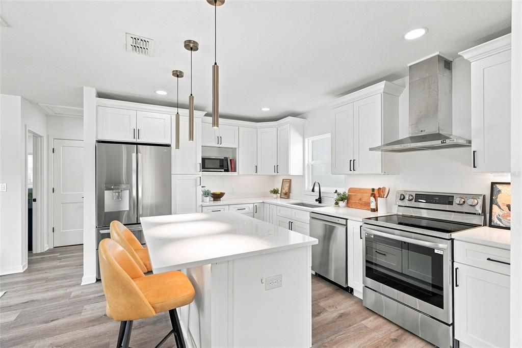 Active With Contract: $525,000 (2 beds, 1 baths, 1280 Square Feet)