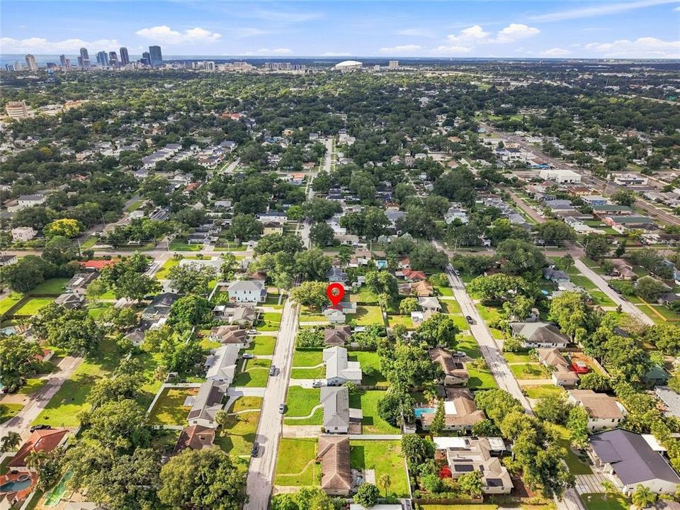 Active With Contract: $525,000 (2 beds, 1 baths, 1280 Square Feet)