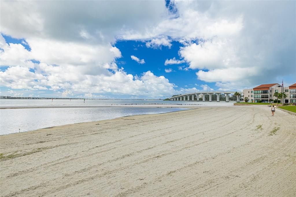 En Venta: $650,000 (2 camas, 2 baños, 1026 Pies cuadrados)
