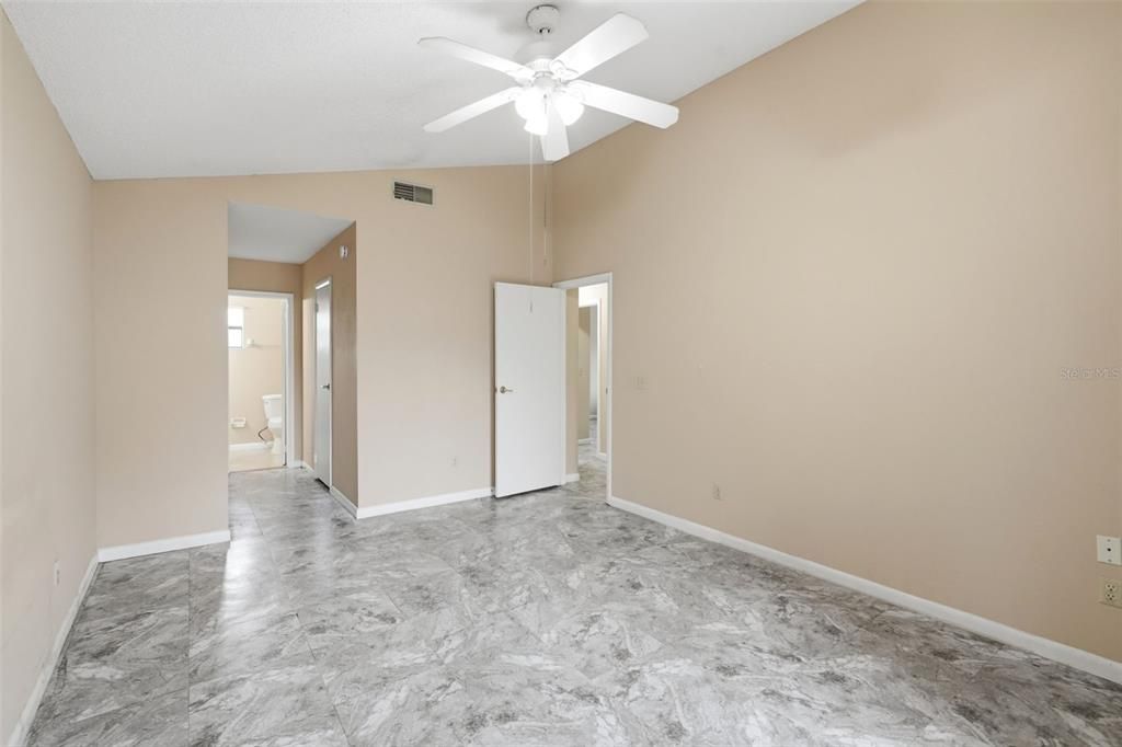 For Rent: $1,900 (2 beds, 2 baths, 1168 Square Feet)