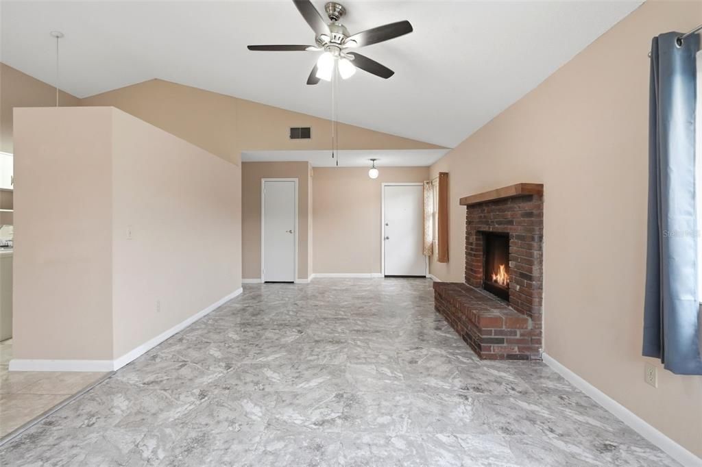 For Rent: $1,900 (2 beds, 2 baths, 1168 Square Feet)